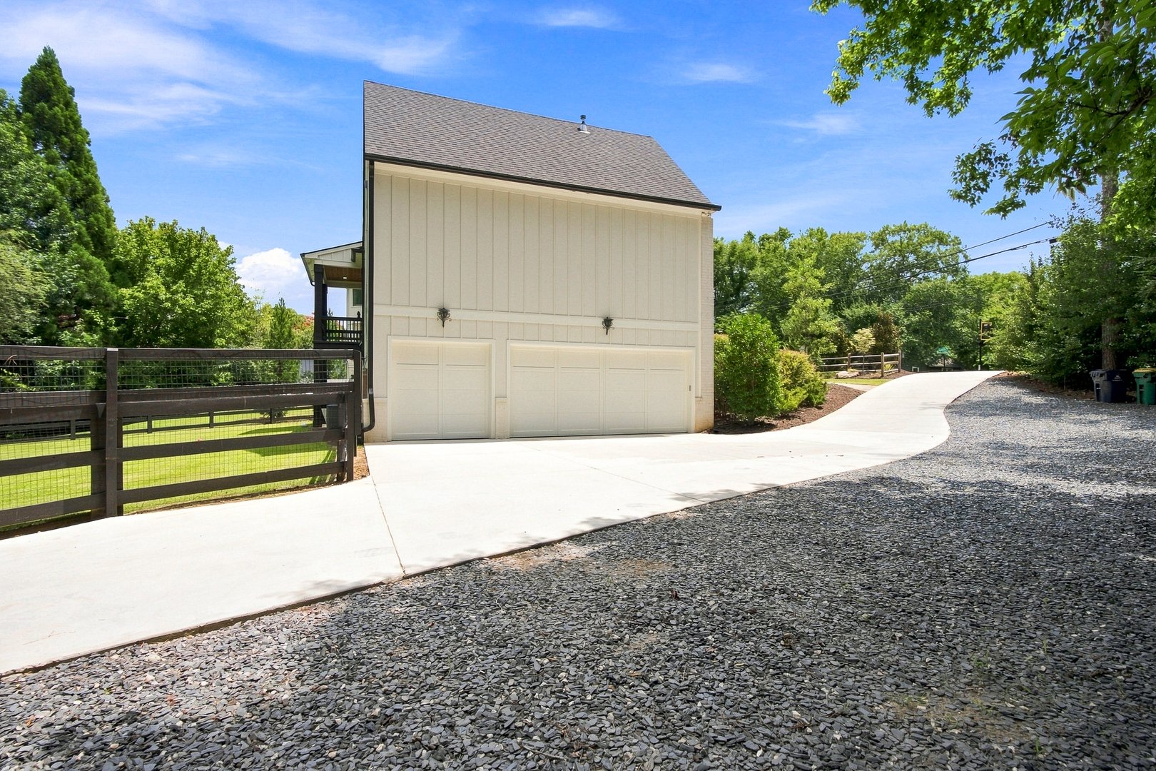 Curb Appeal & Grounds 96 Woodstock Road Roswell