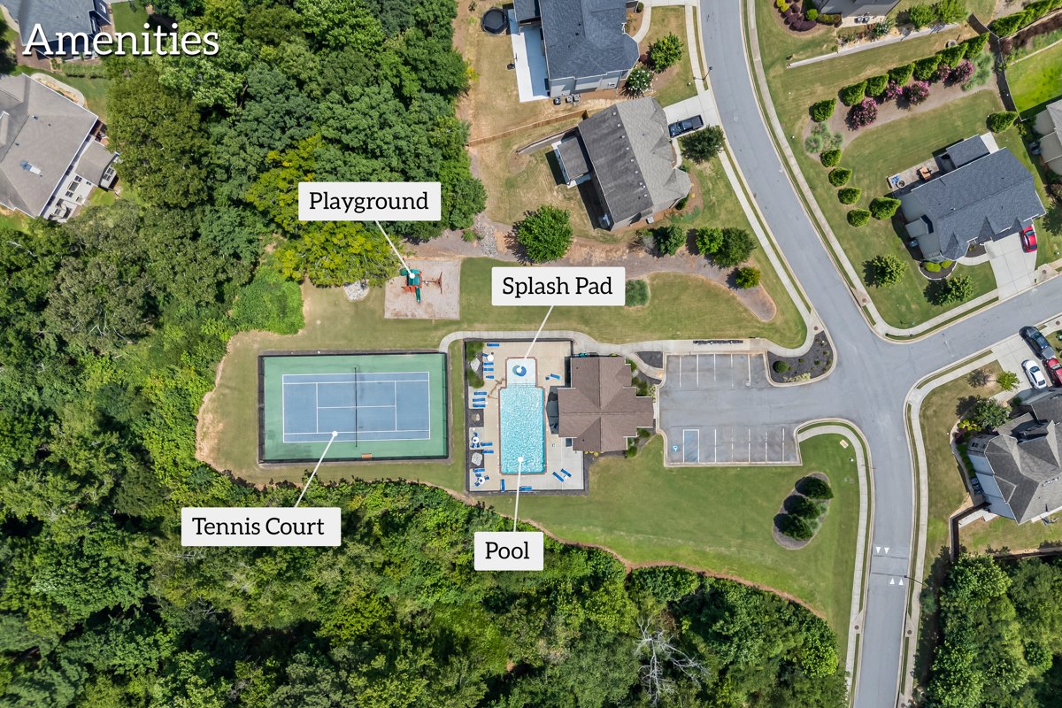 Twin Bridges pool, tennis and splash pad